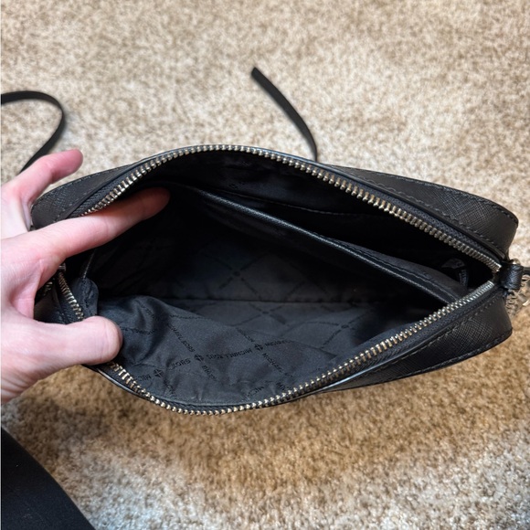 Michael Kors cross body purse - Picture 5 of 10